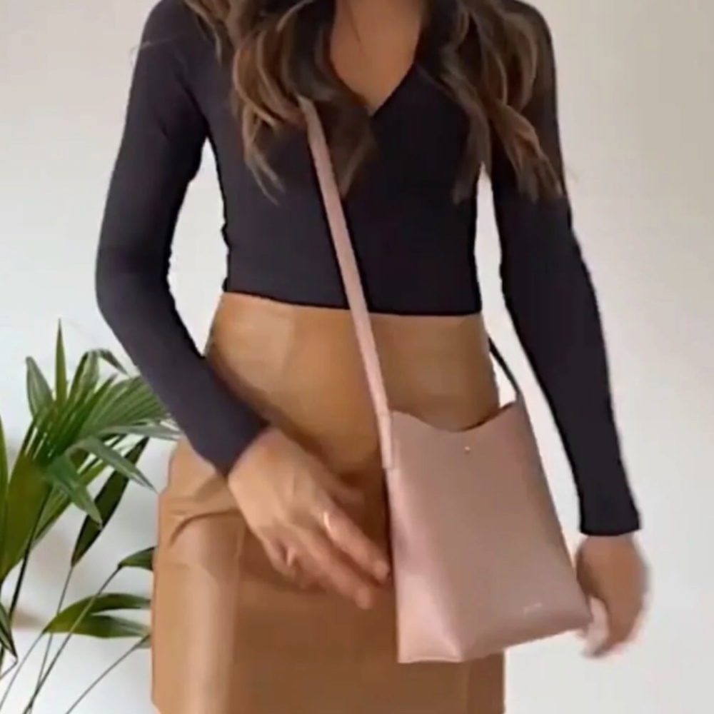 Samara Medium Peony Tote Bag - Picture 2 of 4